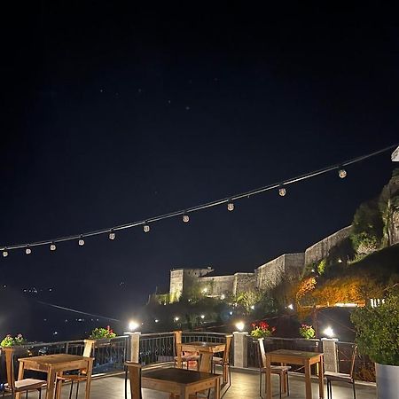 Hotel With Castle View Gjirokaster Exterior photo